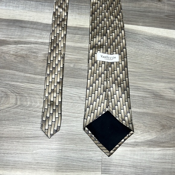 Van Heusen neck  tie 100% silk - Picture 6 of 7